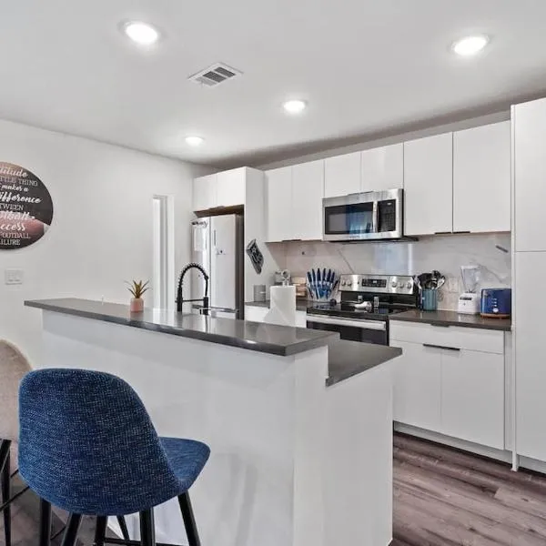Cowboys Fan Pad 2 Bedroom!, hotel v destinaci Dallas