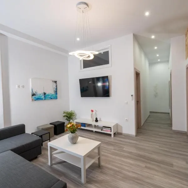 Central Suites Aegina 2، فندق في ايجينا تاون