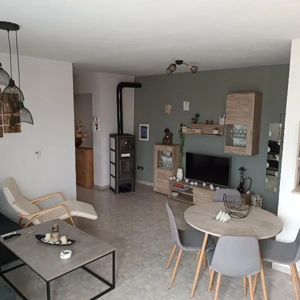 Thea Home, hotel in Pastida