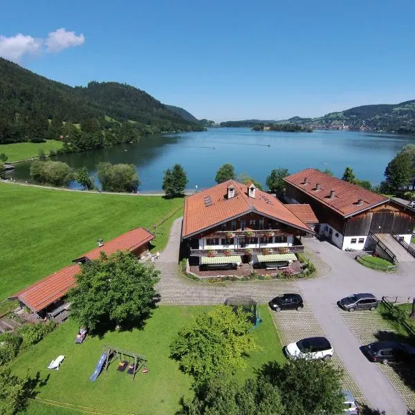 Der Anderlbauer am See, hotel v destinaci Schliersee