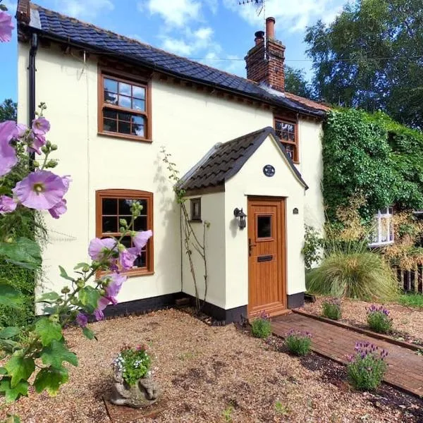 Rose Cottage, 2 Bedroom Cottage with character, near Southwold, hotel v destinaci Wrentham