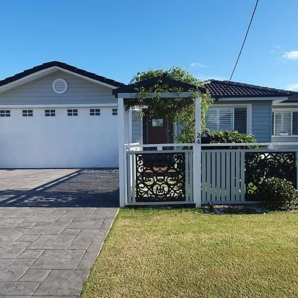 Located between picturesque Lake Illawarra and Windang beach, ξενοδοχείο σε Barrack Point