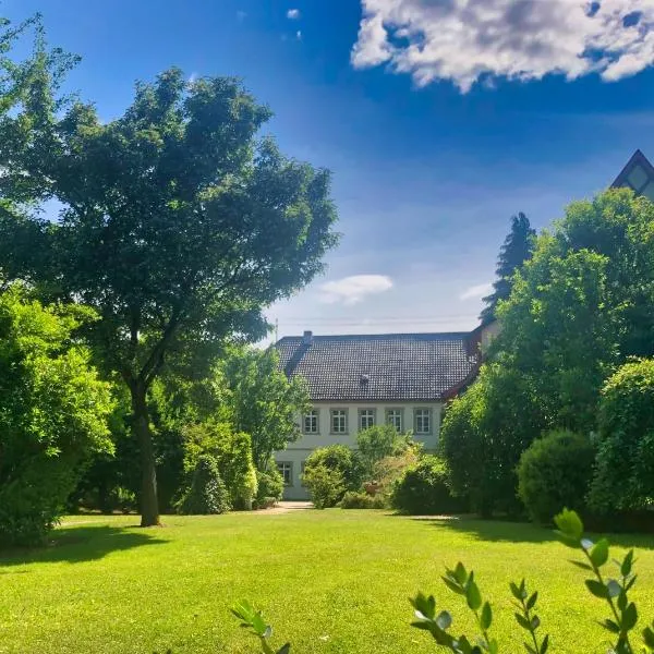 Schloss Sennfeld - Schloss Akademie & Eventlocation -, hotell i Züttlingen