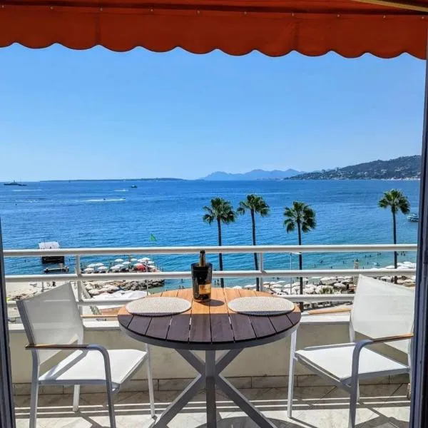 Superbe appartement vue mer panoramique, hotel in Juan-les-Pins