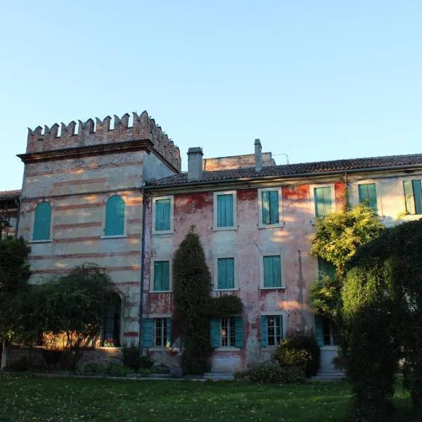Ai Tigli, hotel v destinaci Castel dʼArio
