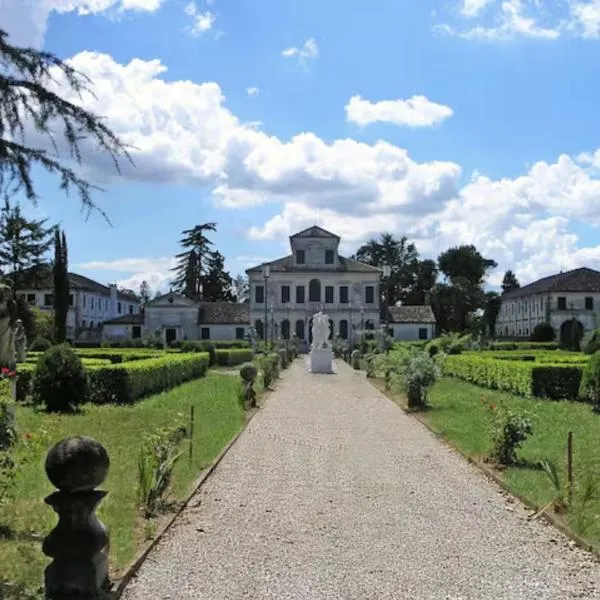 Rovarè에 위치한 호텔 Villa Navagero - Ca' Degli Stefani A