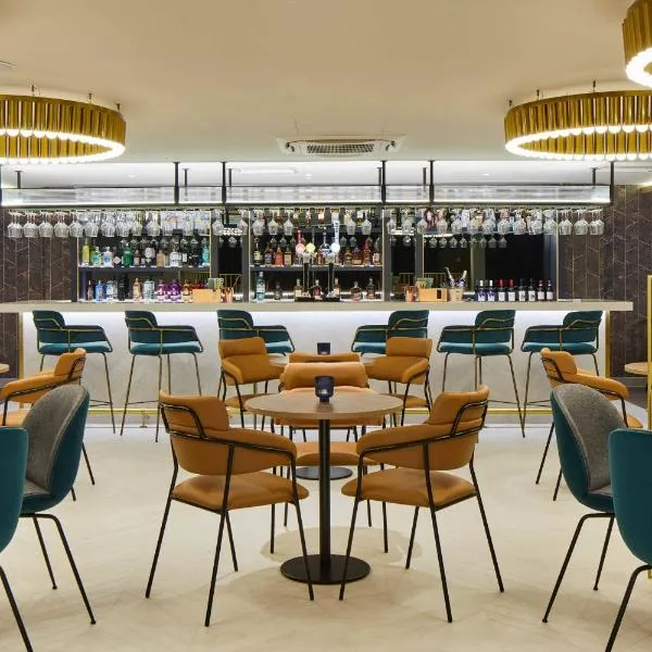 Courtyard by Marriott London Heathrow Airport, viešbutis mieste Heisas