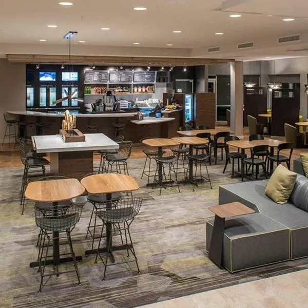 Courtyard by Marriott Albany Clifton Park, hotell i Round Lake