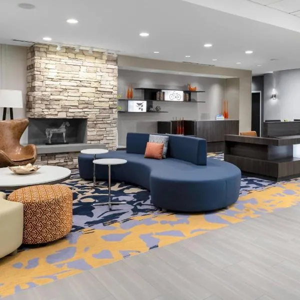 Fairfield Inn & Suites Charlotte Pineville, хотел в Балантайн