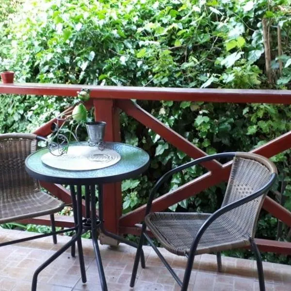 Kerékpáros és Zarándok Vendégház, отель в городе Apostag