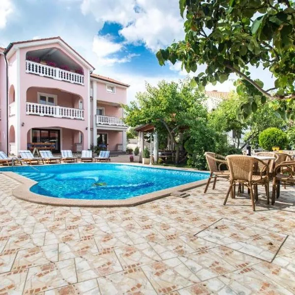Apartman Naomi, hotel v destinaci Krk