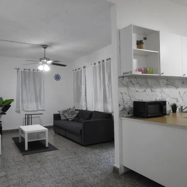 Casa Del Sol-Unit A, hotel v destinaci Bayamon