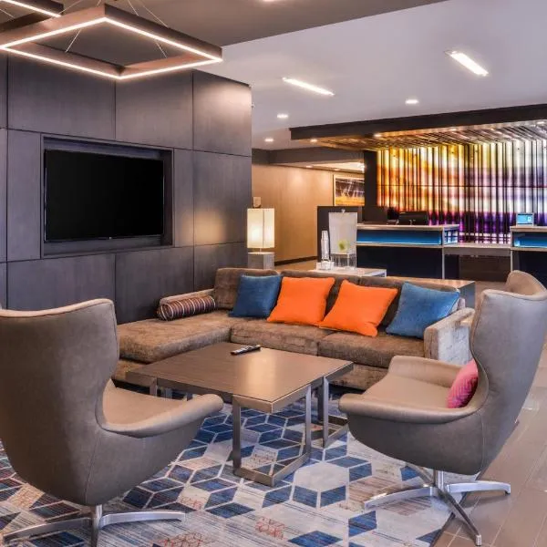 Fairfield Inn & Suites by Marriott Raleigh Cary, hotel v destinaci Cary