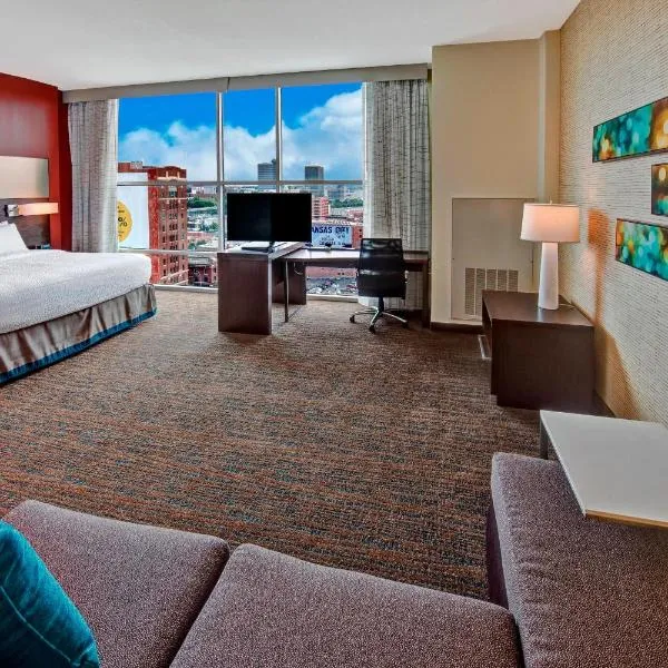 Residence Inn by Marriott Kansas City Downtown/Convention Center, хотел в Норт Канзас Сити