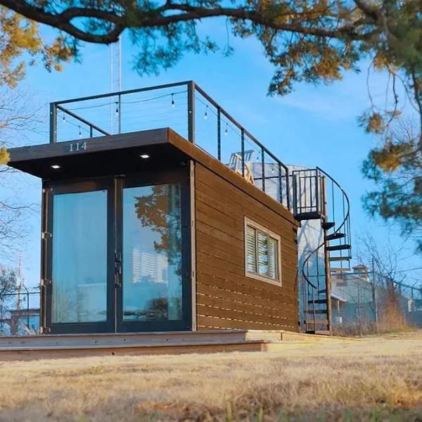 The Bluebonnet-Tiny Container Home Country Setting 12 min to Downtown, hotel v destinaci Bellmead