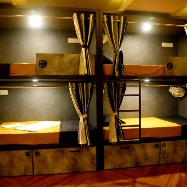 Charyana Lady Dorms, hotel in Ahmedabad