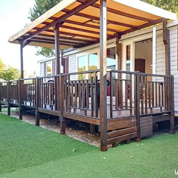 Le Moorea Mobilhome Camping le Montourey 4 étoiles, Hotel in Fréjus