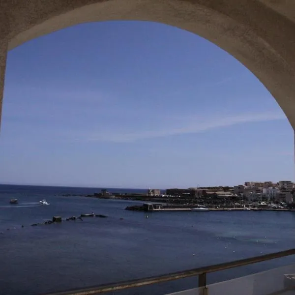 Yacht Marina Hotel, hotel di Pantelleria