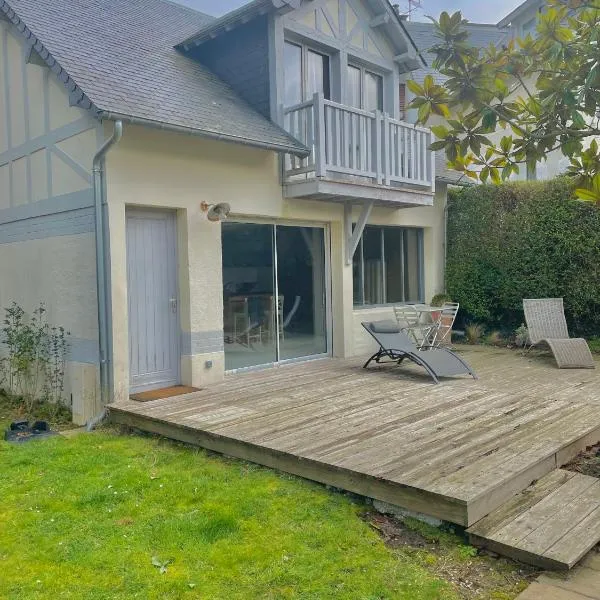 Maison proche plages., hotel v destinácii Bénerville-sur-Mer