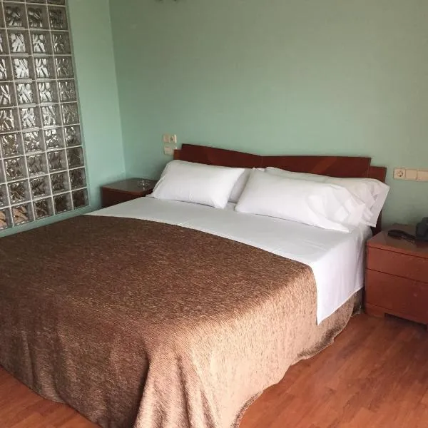 Motel Abalo, hotel in Isorna