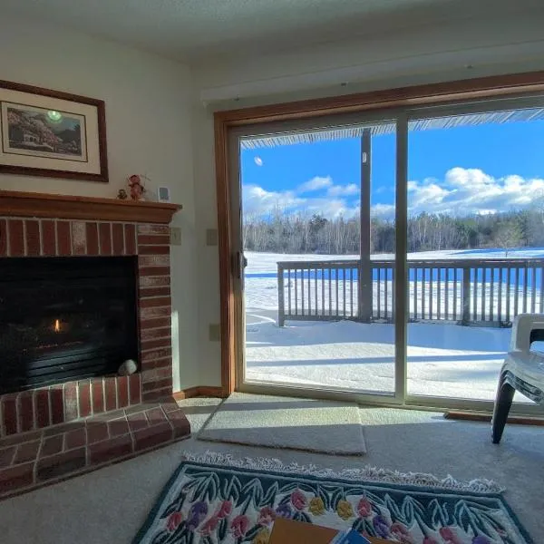 S27 Family style Bretton Woods condo - close to Mt Washington hotel in Cog, hotel in Carroll
