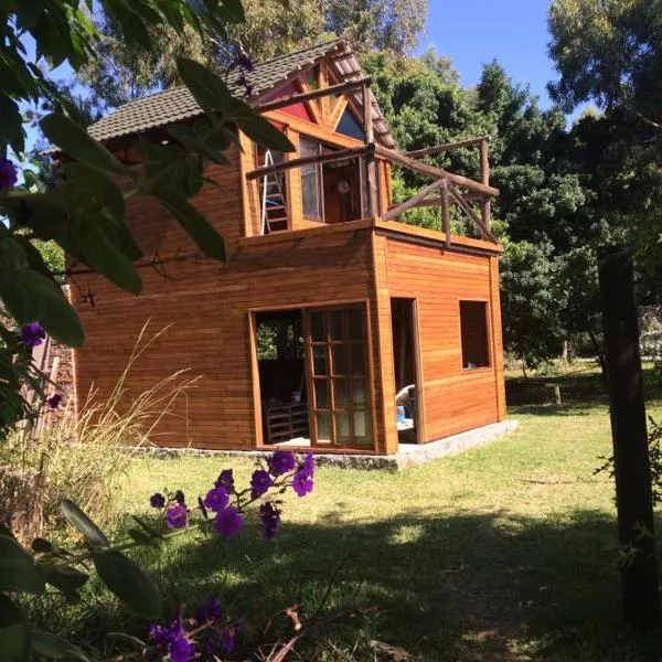 Cabaña Dos Pisos , Habitacion con una Cama doble priv, y una single priv, aire acondicionado, hotel Riachuelóban