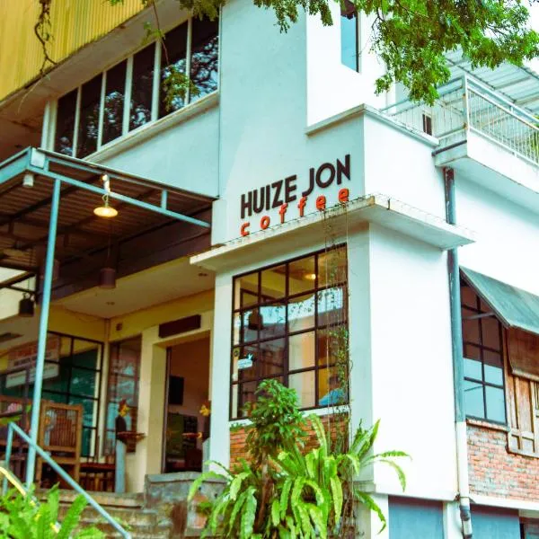 Huize Jon Hostel、マランのホテル