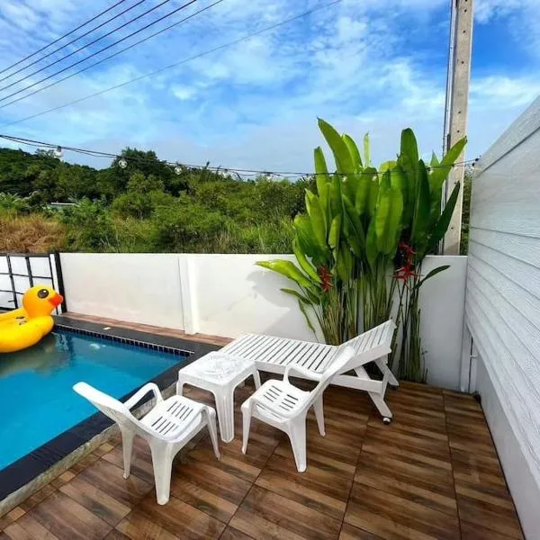 Pool Villa Sattahip White House, hotel v destinaci Sattahip