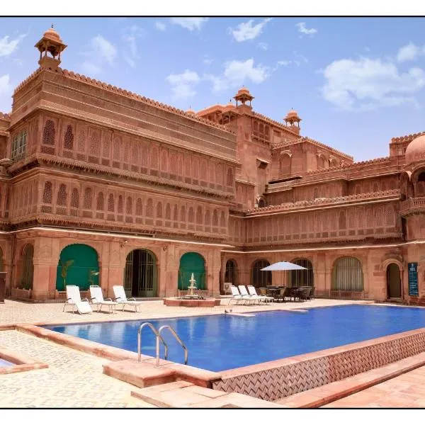 The Laxmi Niwas Palace, hotel in Dhaia