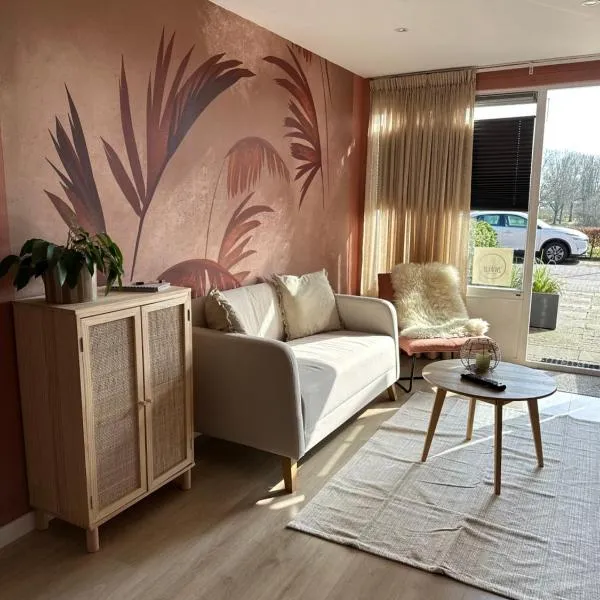 Zwikker aan de Haven, hotel v destinaci Lelystad