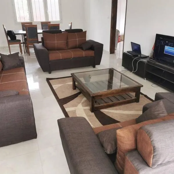 CasaCanda Tout confort 300 m de la mer, khách sạn ở Somone