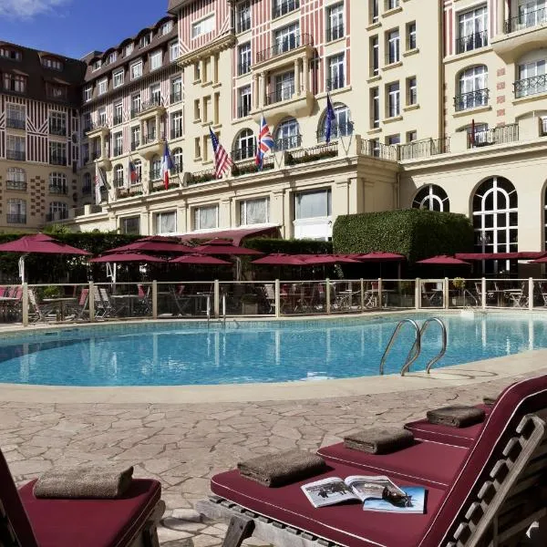 Hôtel Barrière Le Royal Deauville, hôtel à Branville