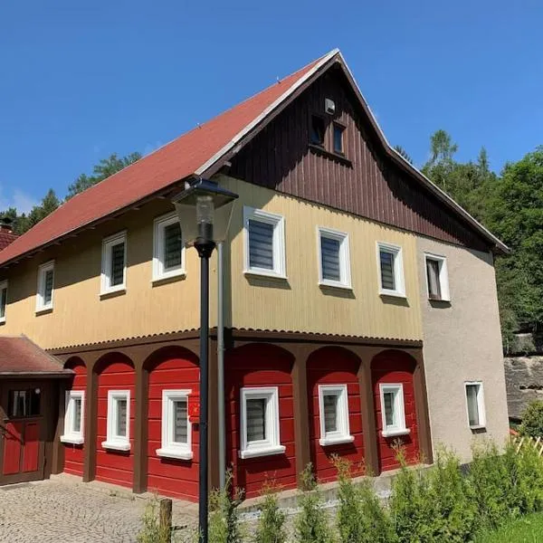 Wellness & Wirlpool-Oase am Wald - Waldferienhaus Dunja in Oybin, hotel v destinaci Hain