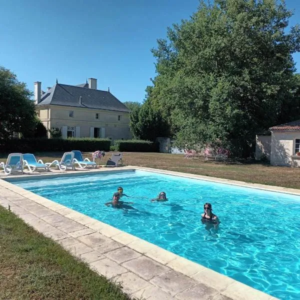 Demeure de Maugé, hotel v destinaci Saint-Léger-de-Montbrillais