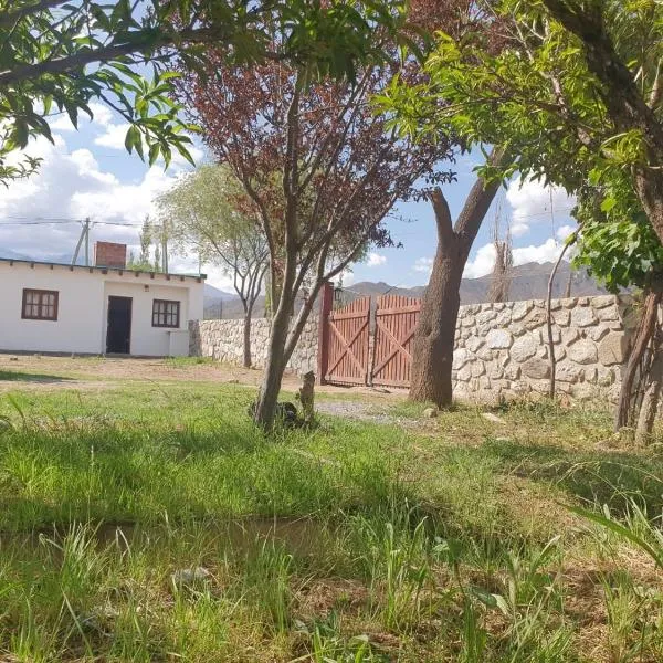 Lo de Valentino Cabañas, hotel v destinaci Cachí