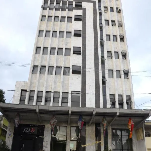 Titão Plaza Hotel، فندق في كامبينا غراندي