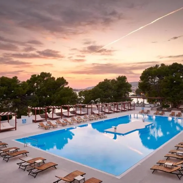 Croatia Camp Mobile Homes Vodice, hotel in Vodice