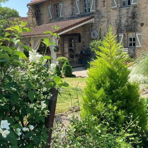 La Pi'ternelle – hotel w mieście Salvagnac-Cajarc