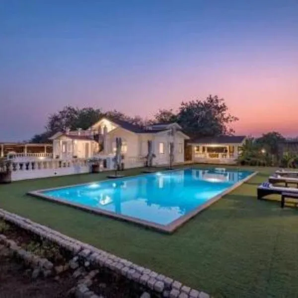 SaffronStays Brunton House, Alibaug - luxury pool villa near Awas Beach, hotel v destinaci Alibag