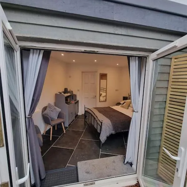 The Den - A modern, quirky, self contained unit, hotel v destinaci Braunton