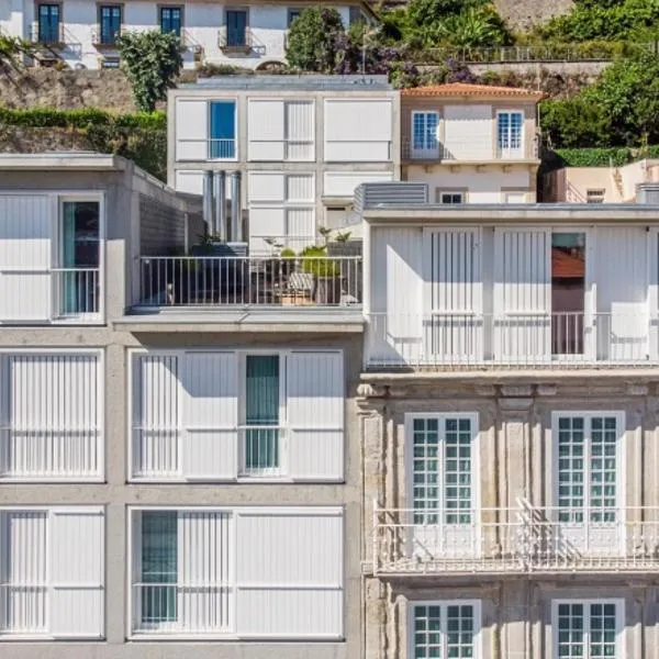 Oporto Serviced Apartments - Miragaia, hotel di Porto