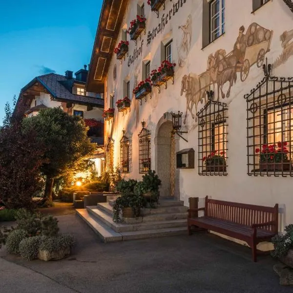 Strasserwirt - Ansitz zu Tirol, hotel v destinaci Strassen