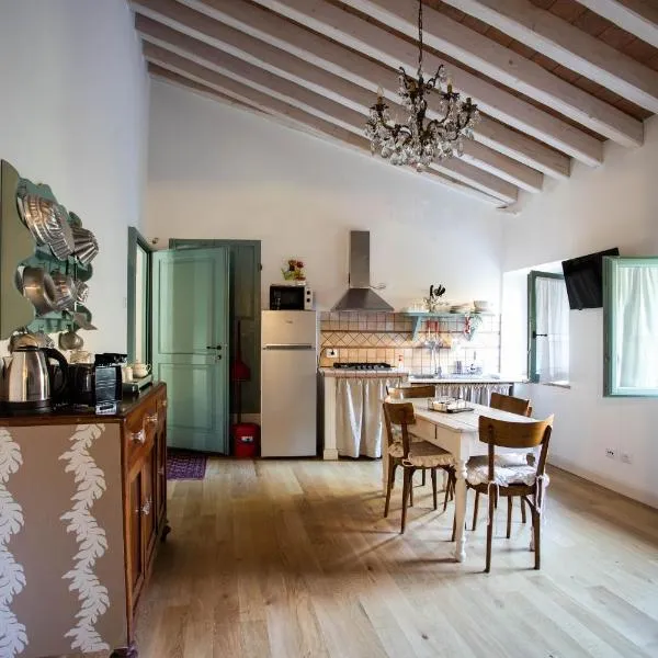 La Marcona, khách sạn ở Serramazzoni