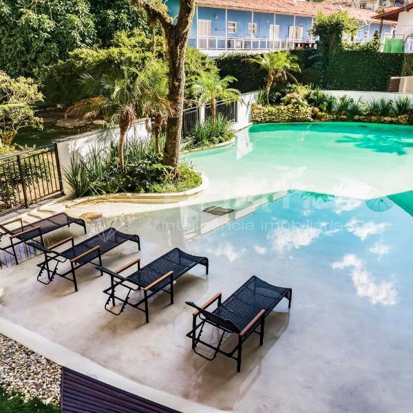 304 Bl 01 - WaldGarten Bombinhas - 50 m do Mar e Frente Avenida - Condomínio de Alto Padrão - Piscina - Academia - Salão de jogos