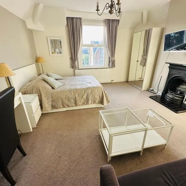 Cheshire Hospitality Ltd Trading As Lennox Lea Studios and Apartments, Hotel in Sale