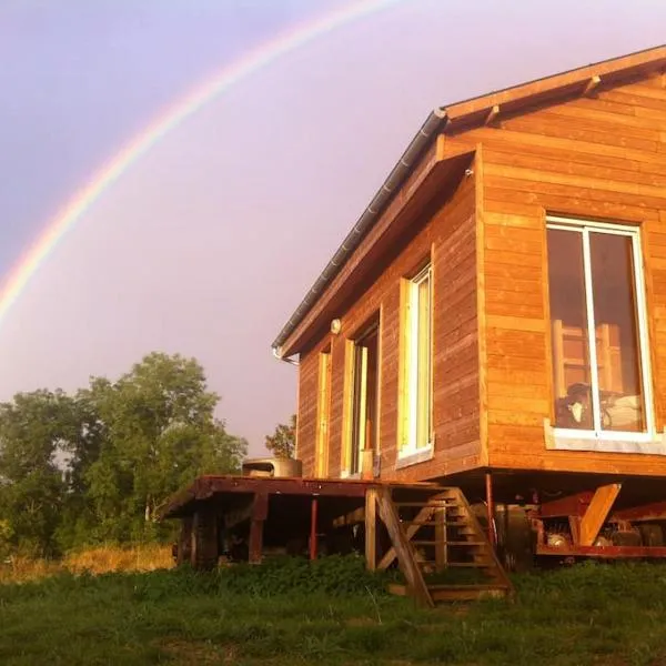Maison en bois dans un pré, hotel v destinaci Nuits-sur-Armançon