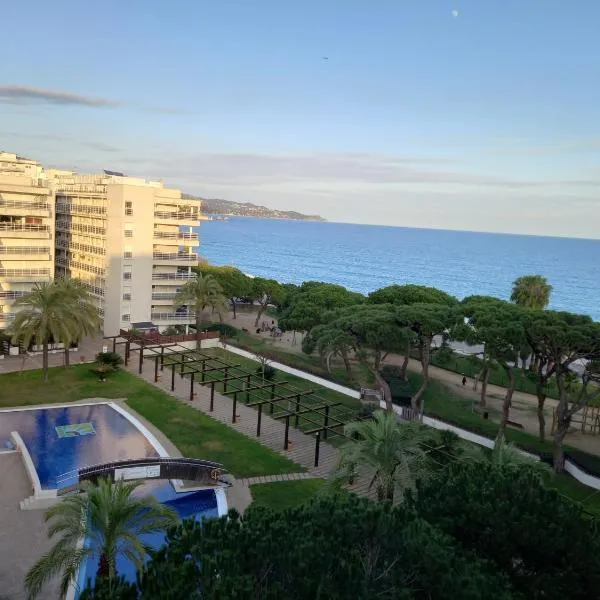 Appart Cosy T3 (Vue Mer et Piscine 4-5 pers), hotel en Blanes