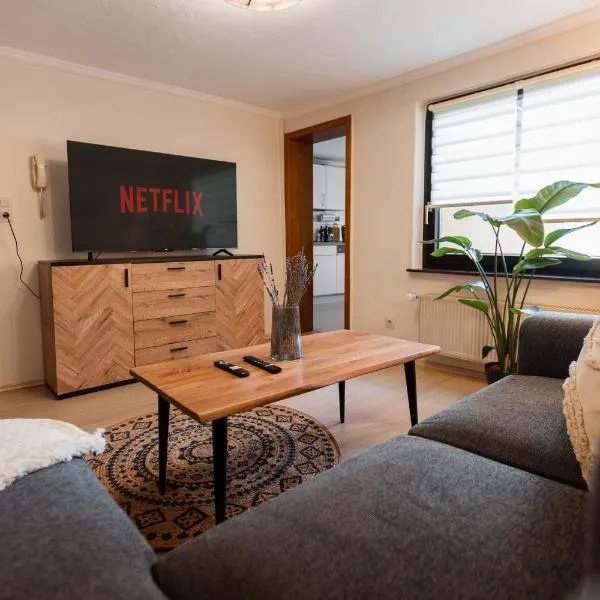 Charmantes Fachwerkhaus in Ediger-Eller - Nähe Calmont Kletterstieg mit 2 Schlafzimmer, Netflix, hotel in Ediger-Eller