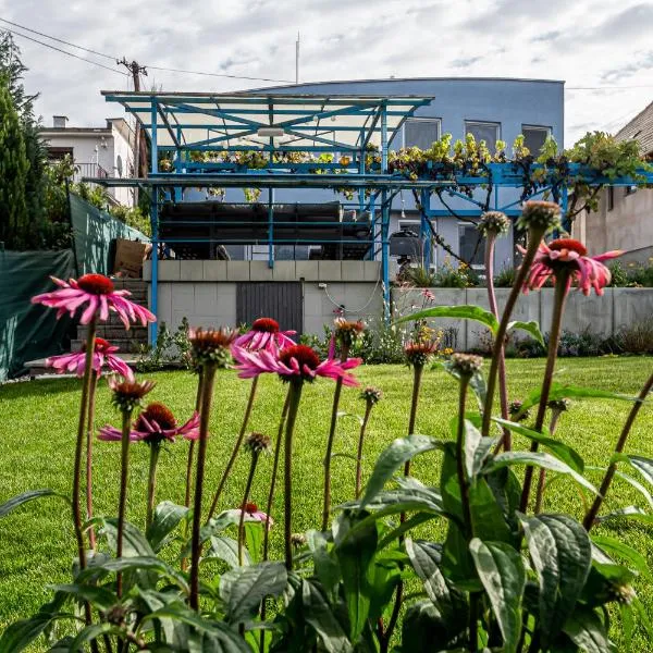 Hotel Squash Dependance, viešbutis mieste Prievidza