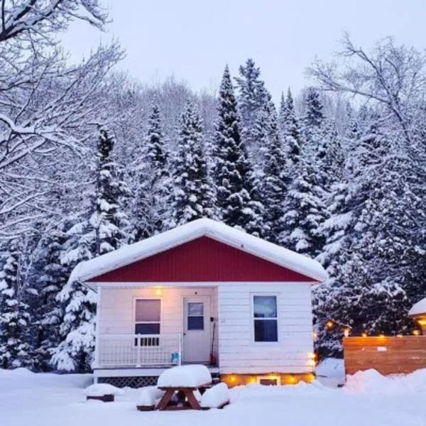 Les Refuges des Monts, ξενοδοχείο σε Saint-Tite-des-Caps